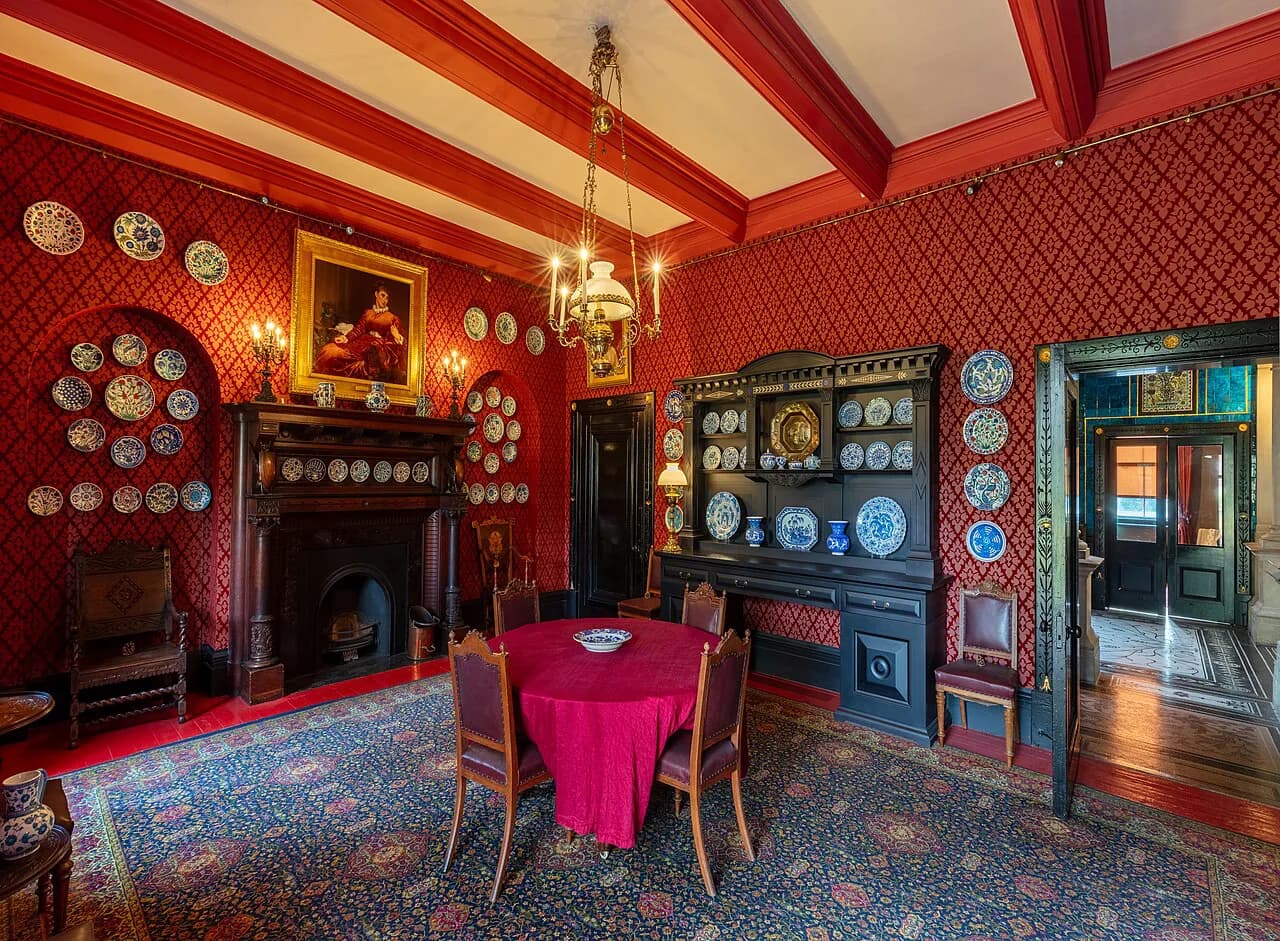 Unusual Indoor Activities in London: A Rainy Day Guide